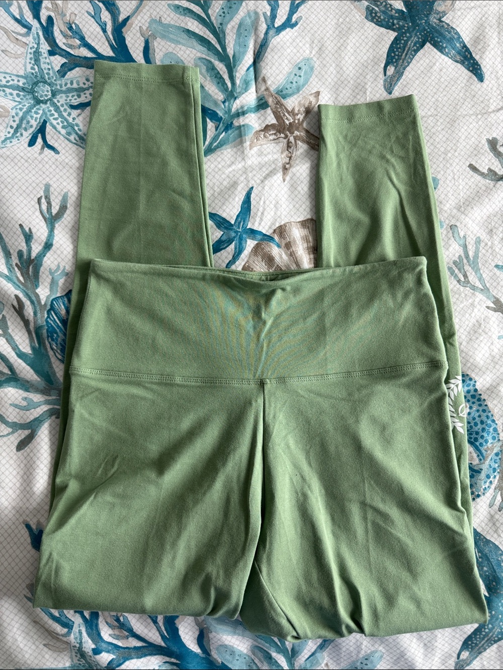 Victoria Secrets - High-Rise Active Leggings in Sage Green